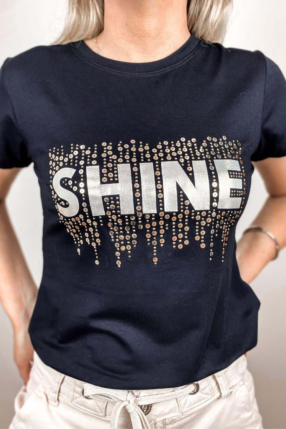 Camiseta T-shirt Feminina com Paetê Shine - Etiqueta Modas