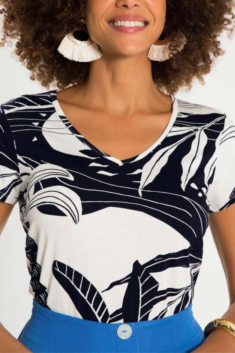 Blusa Feminina Estampada Em Viscose Com Decote V Etiqueta Modas 5233